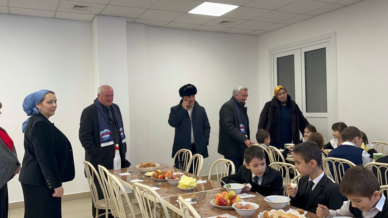 Единороссы проверила горячее питание в школа г. Назрань.